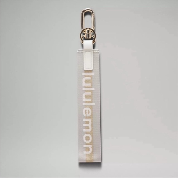 NWT Lululemon Never Lost Keychain in Vapor and Gold - Picture 4 of 6